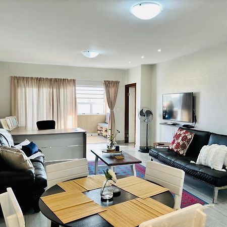 Appartamento Bright & Stylish Self Catering Swakopmund Cbd Esterno foto
