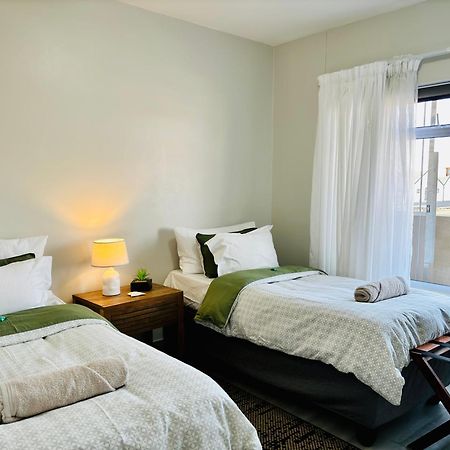 Appartamento Bright & Stylish Self Catering Swakopmund Cbd Esterno foto