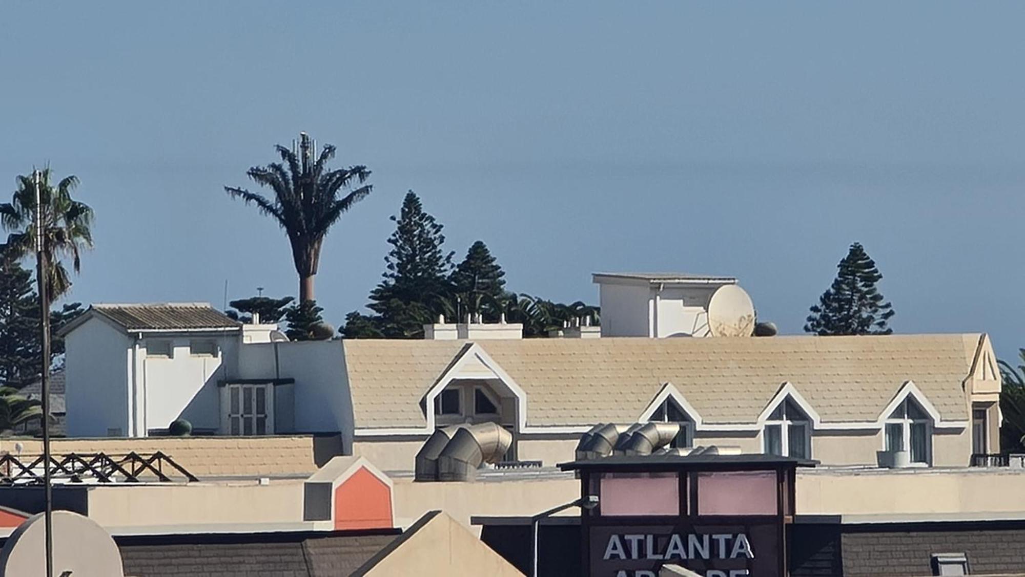 Appartamento Bright & Stylish Self Catering Swakopmund Cbd Esterno foto
