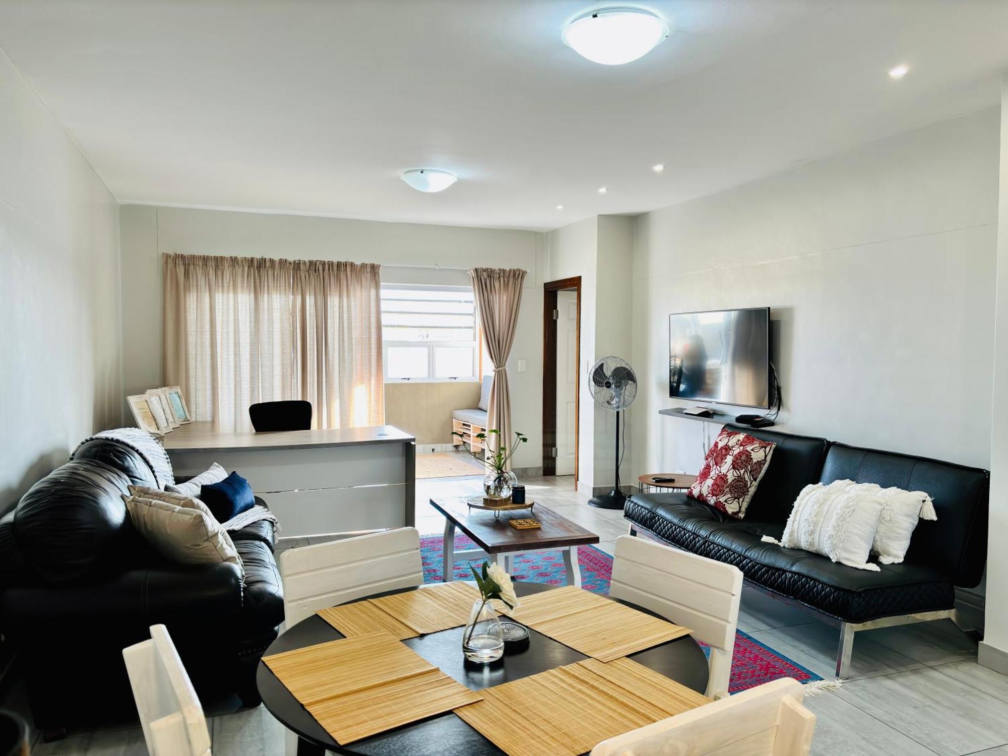 Appartamento Bright & Stylish Self Catering Swakopmund Cbd Esterno foto