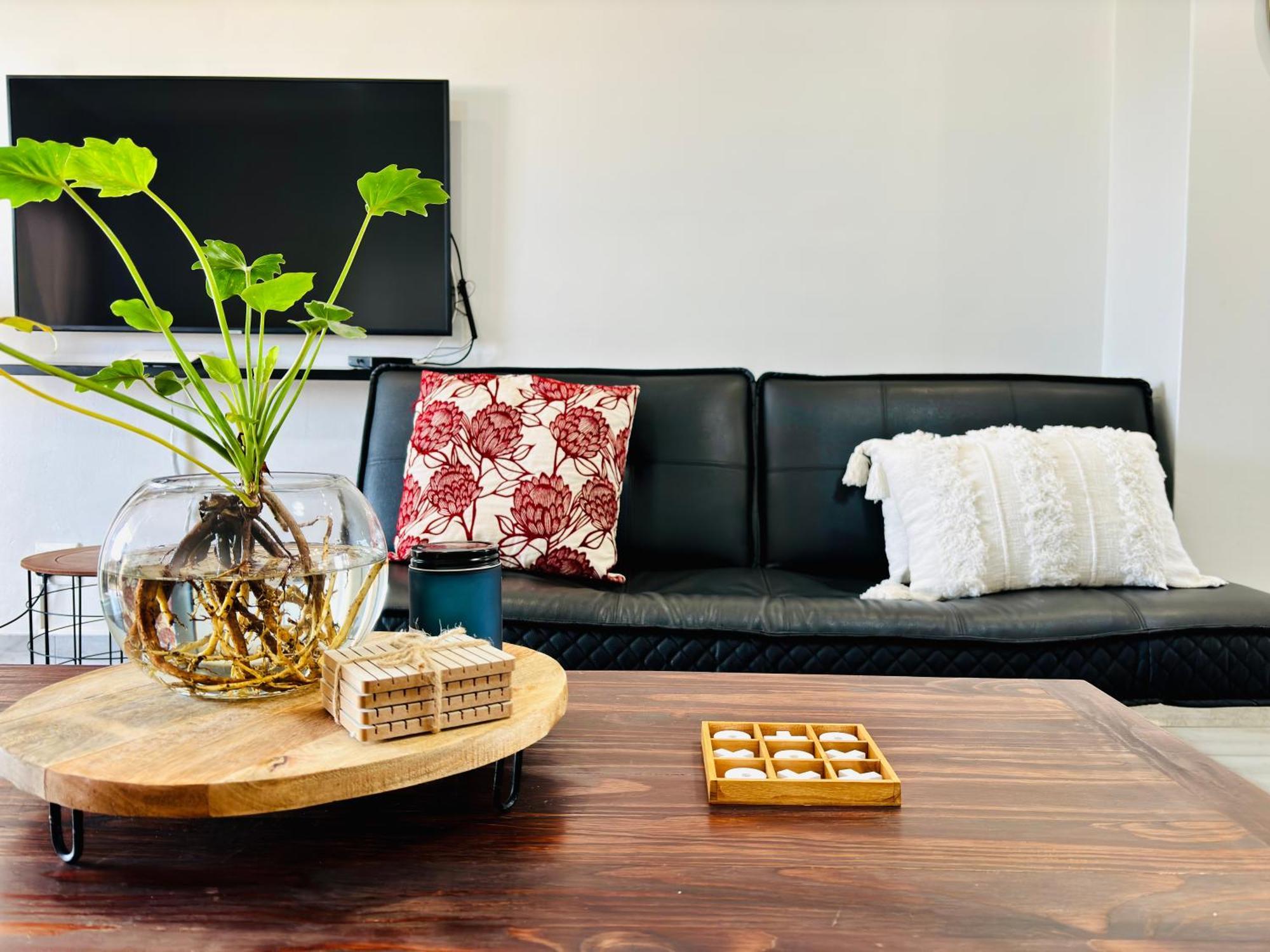 Appartamento Bright & Stylish Self Catering Swakopmund Cbd Esterno foto