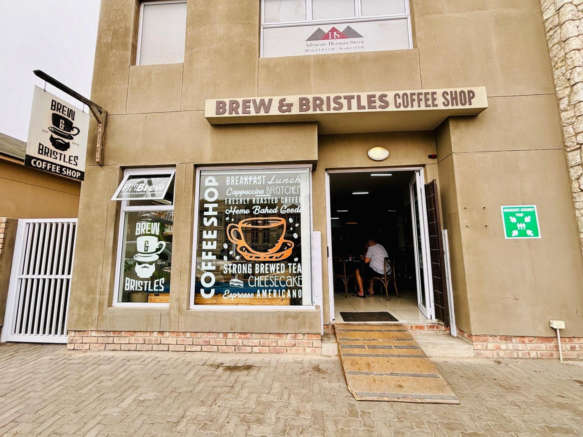 Appartamento Bright & Stylish Self Catering Swakopmund Cbd Esterno foto