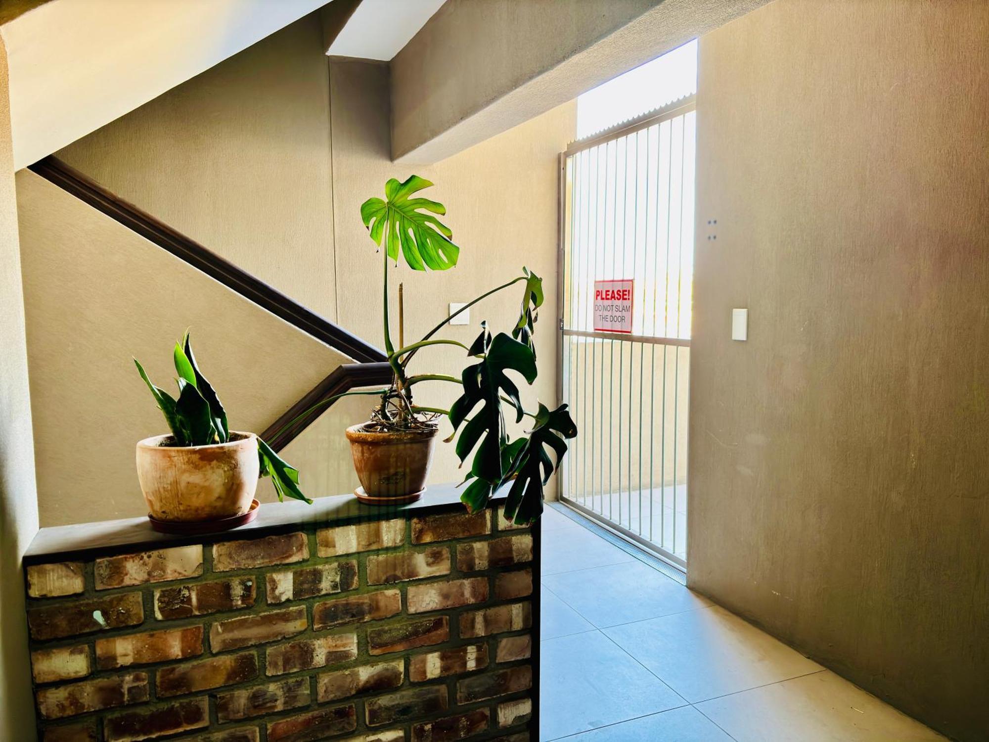 Appartamento Bright & Stylish Self Catering Swakopmund Cbd Esterno foto