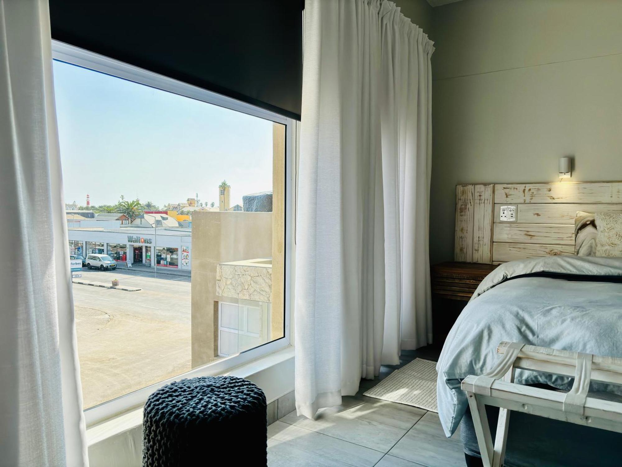 Appartamento Bright & Stylish Self Catering Swakopmund Cbd Esterno foto
